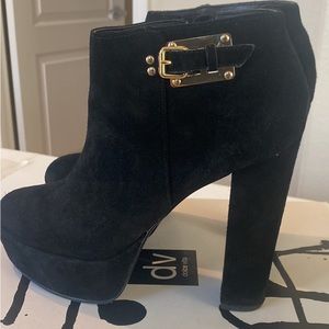 Womens Shoes Size 10, Dolce Vita Valensia Ankle Boot, Black Suede.